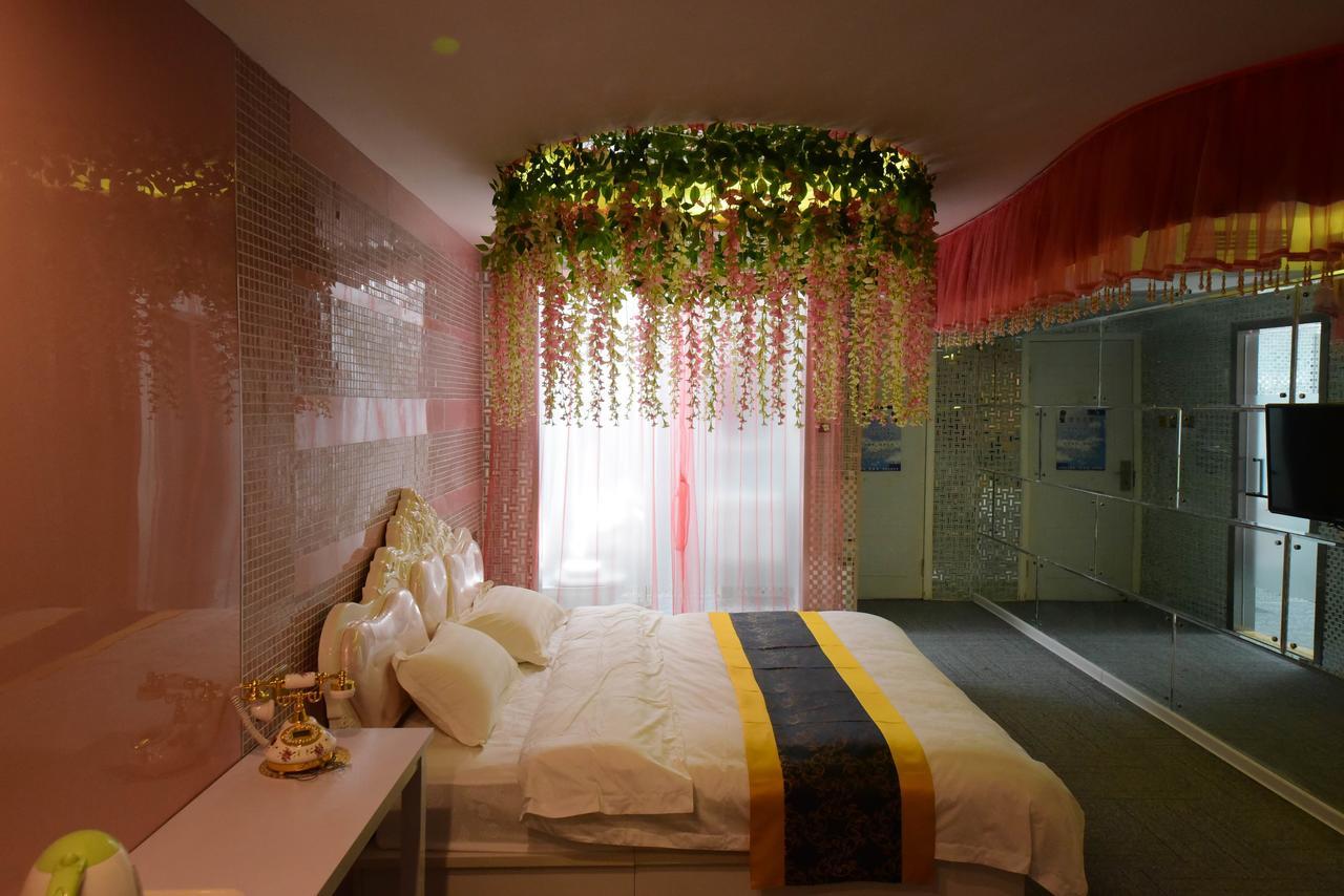 Century Hua Na Loves Boutique Hotel Qingdao Exterior photo