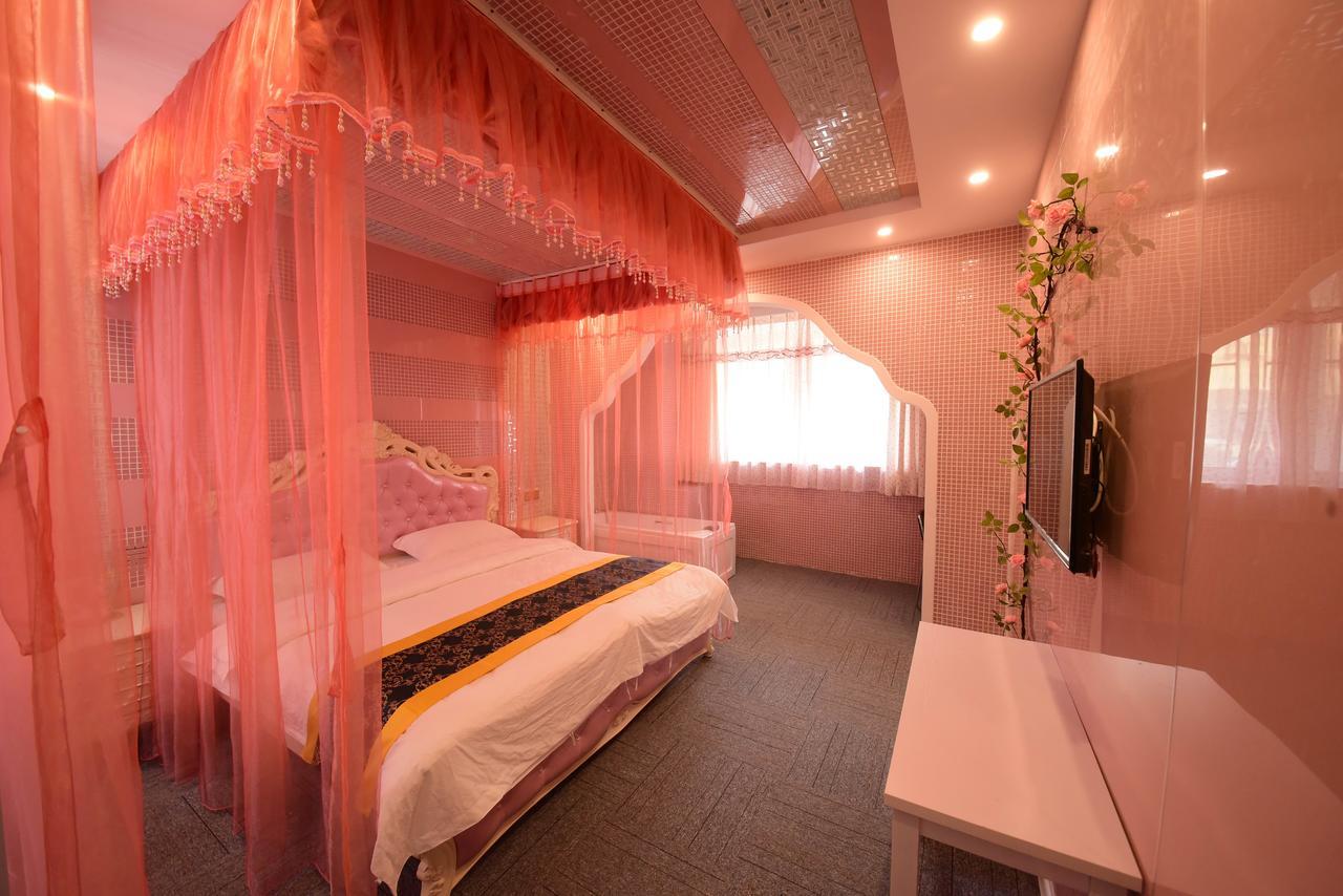 Century Hua Na Loves Boutique Hotel Qingdao Exterior photo